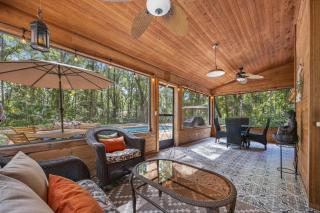 The Secluded Sanctuary Zen Nature Retreat with Salt Pool, Office & Lanai - 0