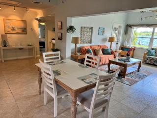 Waterfront Oasis- 3 bedroom on the River - 7