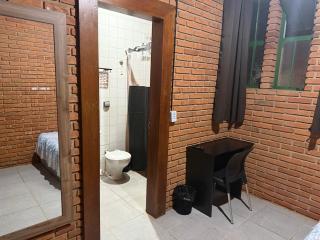 Quarto com banheiro privativo no Centro - 1