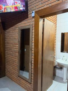 Quarto com banheiro privativo no Centro - 1