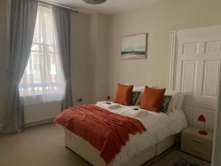 The Seafront Hideaway - 7