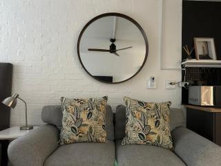 Greenpoint Chic Studio Apartment - 2