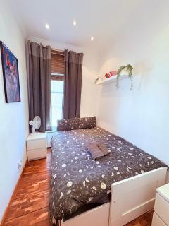 Superb affordable and very well located flat for 6 people in Chelsea Zone 1 - 3