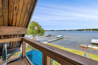 Cozy Cottage-hot tub-scenic views & private dock - 3