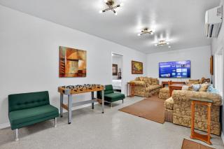 Evergreen Estate with Rooftop Balcony & Games home - 7