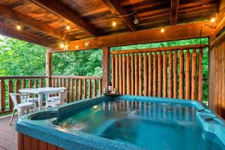 Smokies Getaway Special! Hot Tub, Games, Views & just 4 miles to Pigeon Forge! - 3