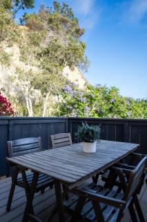 Stylish Apartments in Mission Hills with Outdoor Space - 3