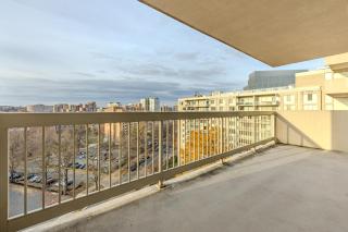 Upscale 2BR Condo with Gym and Free Parking - 1
