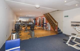Stylish Flat 5 mins from Beach! Sleeps 6 with Free Gym - Bournemouth - 1