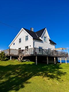 Cozy familyhouse with free parking & fantastic view - 0