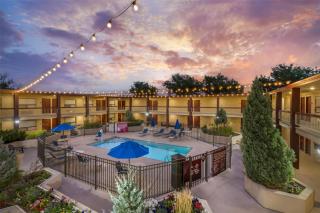 Best Western Plus Clocktower Inn - 3