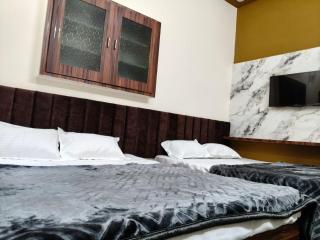 Kshipra Home Stay - 8