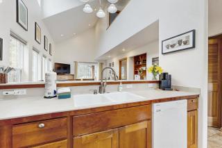 Spring Lake Retreat - 3