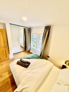 Beautiful Modern 2 Bed house combined with a vintage feel near Central Cambridge Sleeps 4 - 3