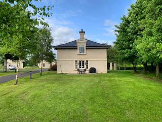 Gate lodge at Lough Erne Golf Village - Ballycassidy - 0