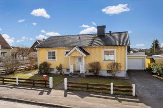 HAL599-Falkenberg-Villavaegen-9 - 0