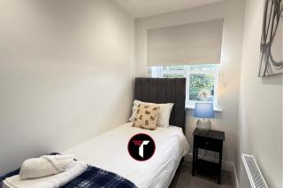 3 bedroom House Contractors and Groups sleeps 5 - 7