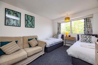 Spacious apartment sleeps 6 - Uni, sports, trades - 6