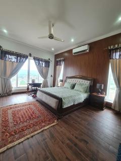 Farmhouse Master Bedroom Stay - Peace and Serenity - 9