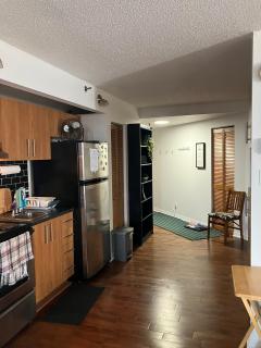 Beautiful APARTMENT - GORGEOUS VIEW of the city - 7 MINUTE WALK TO METRO - SELF CHECK IN - 1