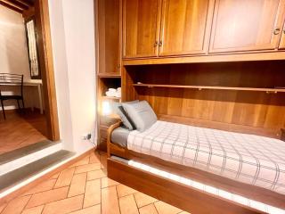 Heart of Florence Duomo Charming and Cozy Apartment - 0