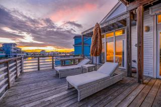 Bay Views, Cozy Family Stay, Near Beach - 7