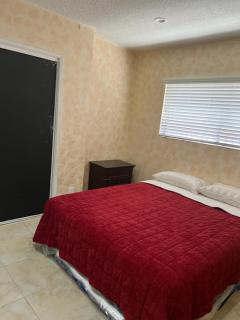 Excellent 1 Bedroom - 7