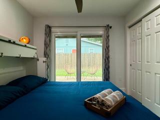 Charming 3BR Ranch, Pet Friendly, 7mi to Downtown! - 5