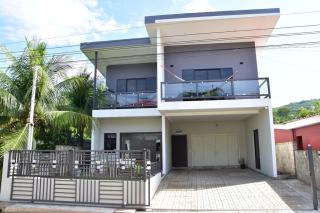 Catch a Wave Beach House 5 Min to Shore - 0