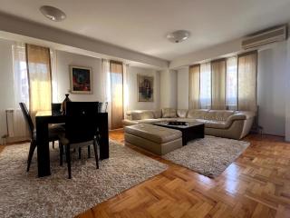 BD Lux Apartment & Garage - 0