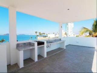 Depa Reginas a unos pasos del malecón 2 - Mazatlán - 3