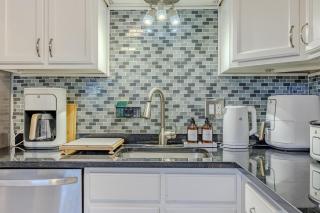 Stylish Forest Retreat Minutes from DC - Gary - 9