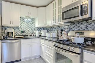 Stylish Forest Retreat Minutes from DC - Gary - 7