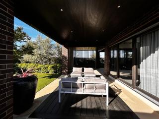Double bedrooms in a luxury house in west of Melbourne - 1