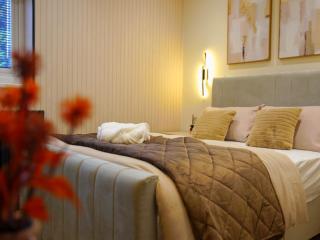 Luxehaus MCR - 1
