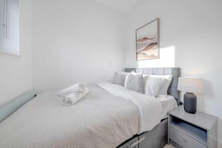 Luxurious 2 Bedroom Apartment - Coulsdon - 7