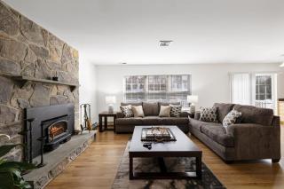 Very Private Large Home on 22 Acres - 9