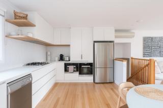 Beachside Walk to Bay Beach Sorrento - 9