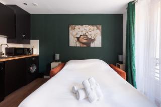 Studio rénové - Accès direct Paris - 7