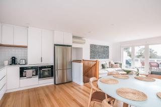 Beachside Walk to Bay Beach Sorrento - 0