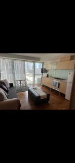 Neat 1 bedroom apartment with car space & wifi, great central location - 1