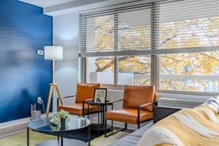 Upscale 2BR with Gym & Metro Access - 0