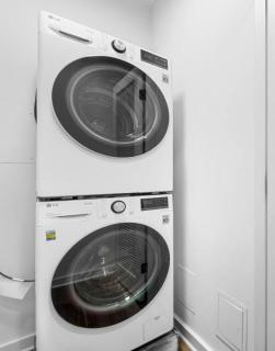 Upscale 2BR with Gym & Metro Access - 7
