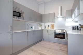 Penthouse 2 Bed 2 Bath By CRSL - 9