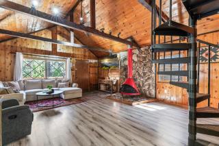 The RobinHood Retreat! A 1 min Walk to SnowPlay! - 3