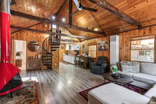 The RobinHood Retreat! A 1 min Walk to SnowPlay! - 4