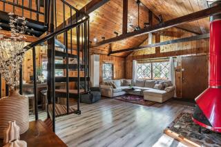 The RobinHood Retreat! A 1 min Walk to SnowPlay! - 1