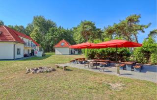 3 Bedroom Cozy Apartment In Altenkirchen - 3