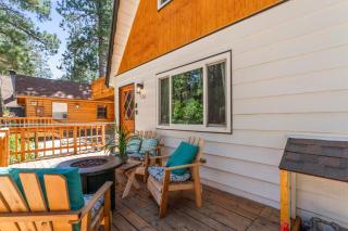 The Teddy Bear Cabin! Large Patio! - 6