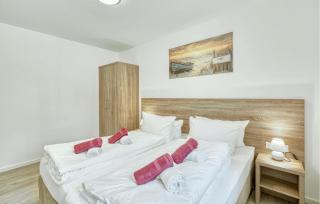 3 Bedroom Cozy Apartment In Altenkirchen - 5